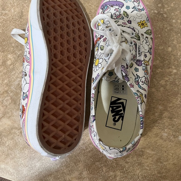 Unicorn vans - Picture 2 of 2